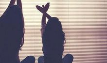 和闺蜜一起我就开心的句子