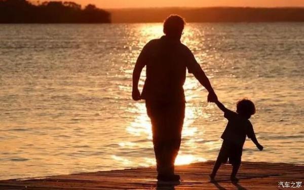 父亲喜欢嘶哑的歌曲