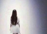 但最可悲的是她对母亲感到失望