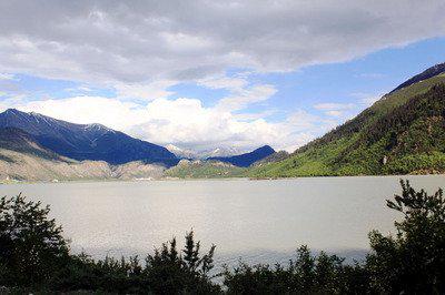 遥远的光线的梦想照亮了一盏灯