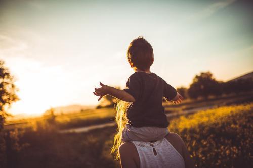 描述死者亲属爱的句子是什么