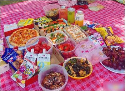 请欣赏关于编辑所安排的人物表情的快乐句子