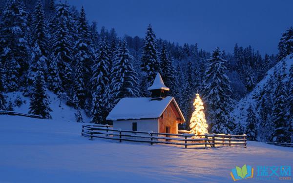 介绍性说明：窗外的雪一直落在我的纸上