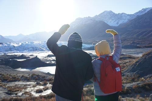 让我们来看看这对年轻夫妇汇编的快乐句子