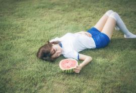 爱是甜蜜和苦涩的