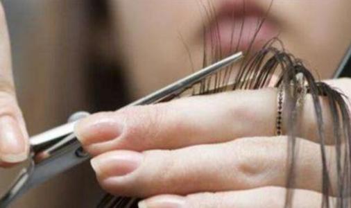 剪掉长发以带来愉悦和幸福