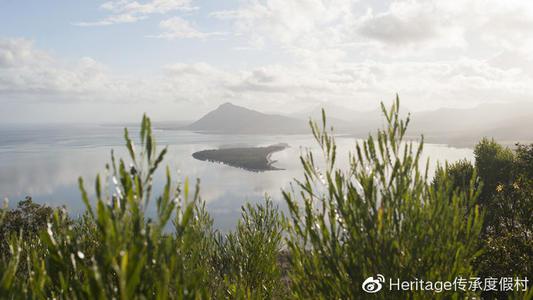 您的手将握住另一个人的手