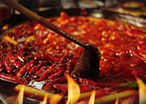 让我们看一下小编编写的关于快乐和快乐吃火锅的句子