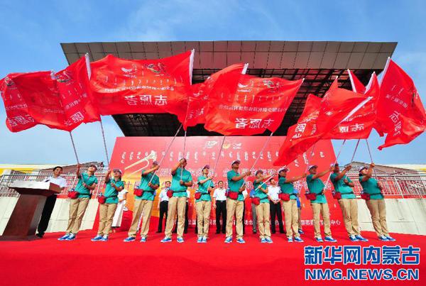 快乐无限小组:由于表演