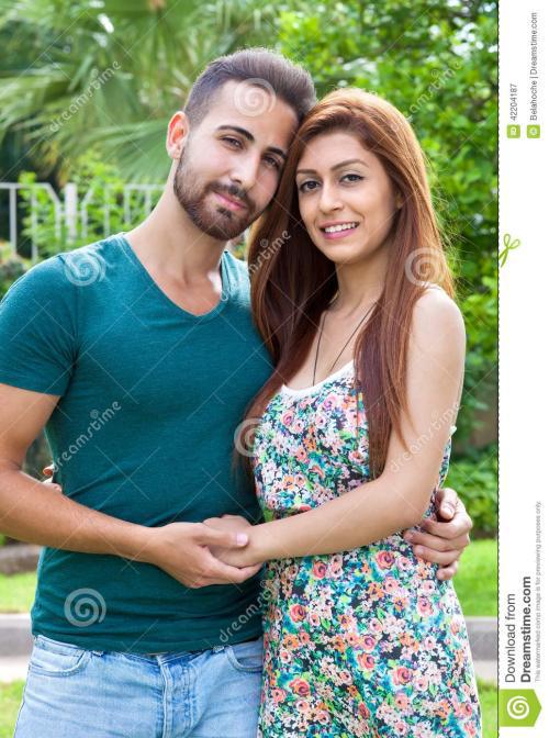 我丈夫很容易取笑他