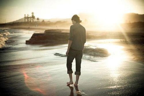 当我想念你时,浓烈的气味掩饰不住淡淡的悲伤