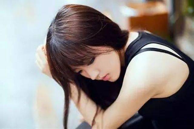 20.我喜欢用淡淡的芬芳染上淡淡的文字，然后，静静地在这里等你，等你，感受单词之间的默契，等你，读懂我内心的喜悦和悲伤。我在晚上等你。