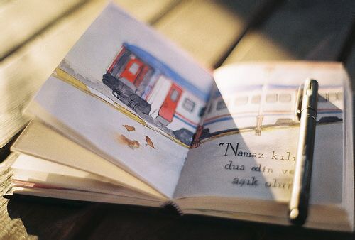 15.生命是一本没有言语的书，敏锐的眼睛可以看到奇妙的单词和句子。书是有文字的生活，只有那些有丰富感情的人才能深刻理解。 -曾鸣