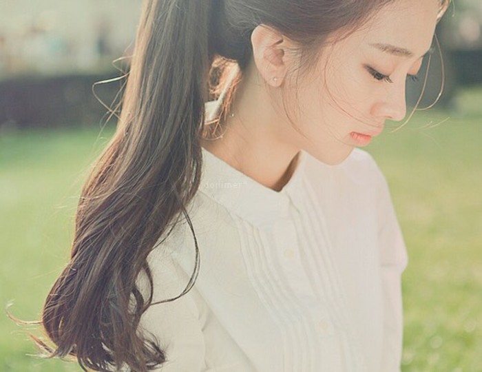 18.多么幸运的女人，她从来不知道她想念一个如此爱她的人。她真是个不幸的女人，她永远不会知道这个世界上有谁如此爱她。 -通化