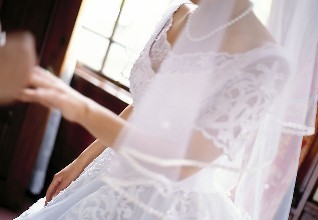 15.您想给周围的人一种安全感吗？结婚并单身。您想给父母一种幸福感吗？结婚，家人幸福。你想把她当成自己吗？结婚并停止坠入爱河。您要有人洗碗和锅吗？结婚吧，这很庸俗！