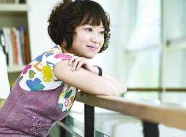 20.在甜蜜而脆弱的爱情中,我们不断地在“练习”,“练习”输,“练习”承受,“练习”错过,并在反复的高潮和低谷的热身中走到尽头。悠久的结局。