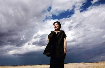 50.我真正期待的只是那一刻。我从来没有要求过。你给我你的生命。如果我可以在满是garden子花的山坡上遇见你，如果我可以深爱一次，然后再次离开，那么，在漫长的一生中，不仅如此，而且只有回首一瞬间。