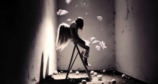 20.生活就像梦想,而不是梦想,因为它太真实了;生活就像水,却不是水,因为痛苦