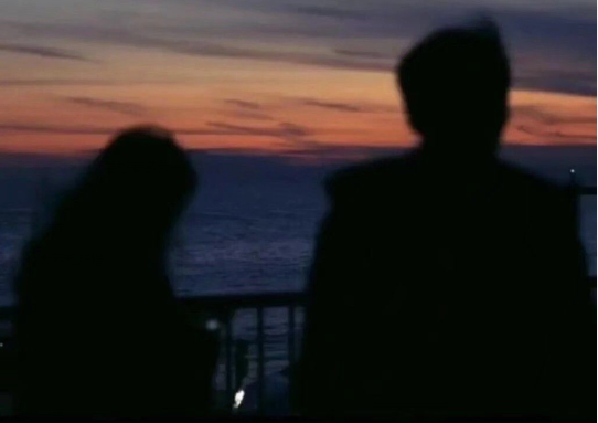 一个人心累的伤感说说 看了想哭的伤感句子