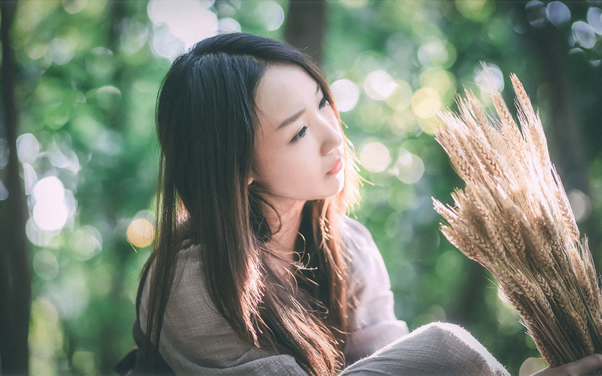 15.坠入爱河有时很容易，因为很容易，一眼就能将其终生修复。有时很难相爱。很难在一起生活很多年。仍然是他不认识你，你也不认识他。正如歌词中演唱的那样，坠入爱河是最困难的，因为每个人都有自己的希望。该怎么办？实际上，爱是两个飞蛾扑灭大火，燃烧自己，化作和谐之火。首先销毁，然后重生。爱没有我，只有我们。