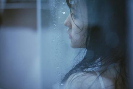 一个人默默心痛的句子 1