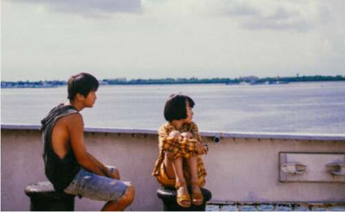 19.朝阳一定有问题。我忍不住想，朱朝阳的眼睛，见到我总是闪闪发光。你知道吗。他为什么不敢看着我？它表明他的心中有一个幽灵。他一定在藏东西。