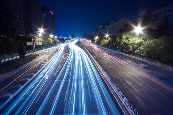 20.我们学会放开过去伤害我们的人民和事物,学会只向前看。因为生活总是在前进。生活中最困难的事情不是努力或奋斗,而是做出正确的选择。我从未跳舞的每一天都令生活感到失望。