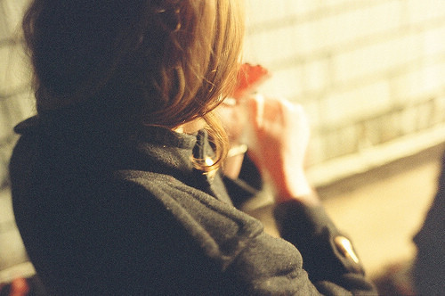 11.生命很短，彼此相处很快就需要一生。在此期间，我遇到并认识了谁，然后不断地忘记了，很着急。如果有一天，您接到一个奇怪的电话，但没有声音，请不要让它烦躁。也许某人突然不得不想起您，不想去谈论这个话题，只想听听您的声音。