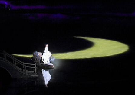 20.朱Yan只有阴影与寂寞，中秋节结束了。当酒醒酒时，我想到了玉伦沧海的分支机构凌金晓。