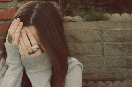 被朋友伤的伤心痛觉的句子 2