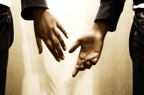 10.我们都太爱自己了。两个太爱自己的人不能永远在一起。当我们意识到自私时，我们只能在以后的日子里更好地爱另一个人。