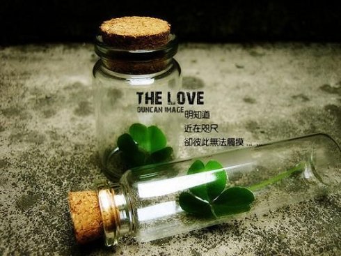 20.谢谢你对我说再见。离开你可能会给我一个更好的选择。不要在爱自己的生活中流浪，我想走向更美好的明天。