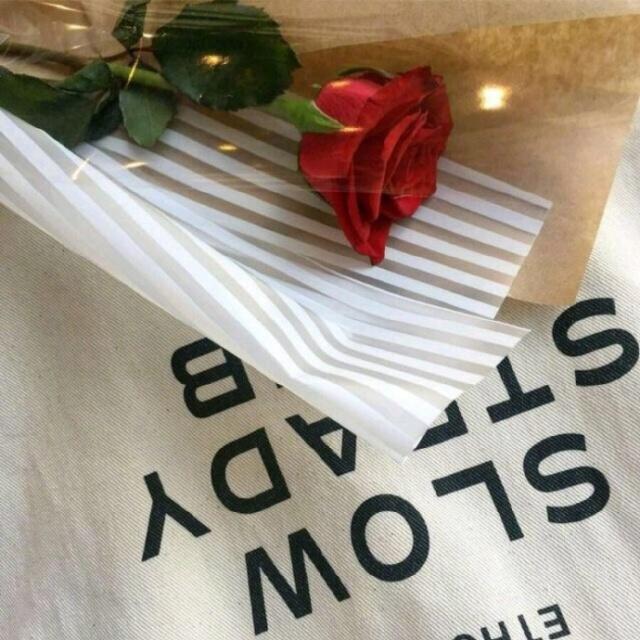 15.当爱丽丝（Alice）失去了通往仙境（Wonderland）的钥匙时，她应该难过地回头还是蹲下来哭泣？