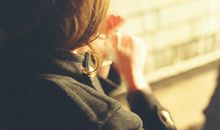 形容心烦不想说话的句子