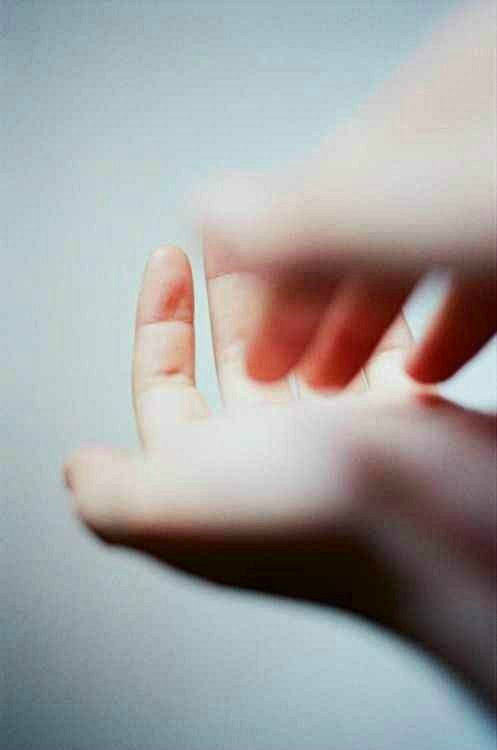 关于心痛行想哭的句子