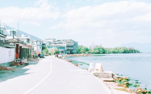 今天快乐美丽的英语句子表达了一种愉快的心情2