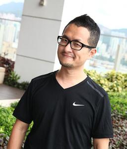 20.在大学里，您现在所爱的人可能不会像您一生中那样。因此，您应该全心全意地爱他，因为您只能爱一次。