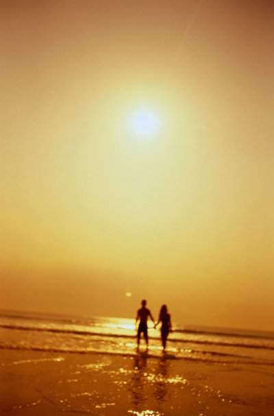 9.不要发送太多夏日祝福，只是希望您拥有不止一种“夏日”幸福，不止一种“夏日”成功，不止一种“夏日”和平，不止一种“夏日”的好运，不止一种“夏天“健康，比快乐夏天更多”！