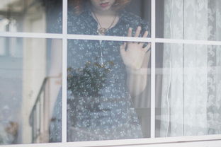 10.有些压力总是必须由你自己承受,并且说起来这是充满消极能量的抱怨。寻求舒适无助,只会增加别人的麻烦。当您独自经历艰辛和障碍时,您将不胜枚举而感激自己。