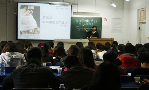 15.您更像是未知的根，这使小树生长壮大，并使树枝上结满硕果，但您不要求任何回报。