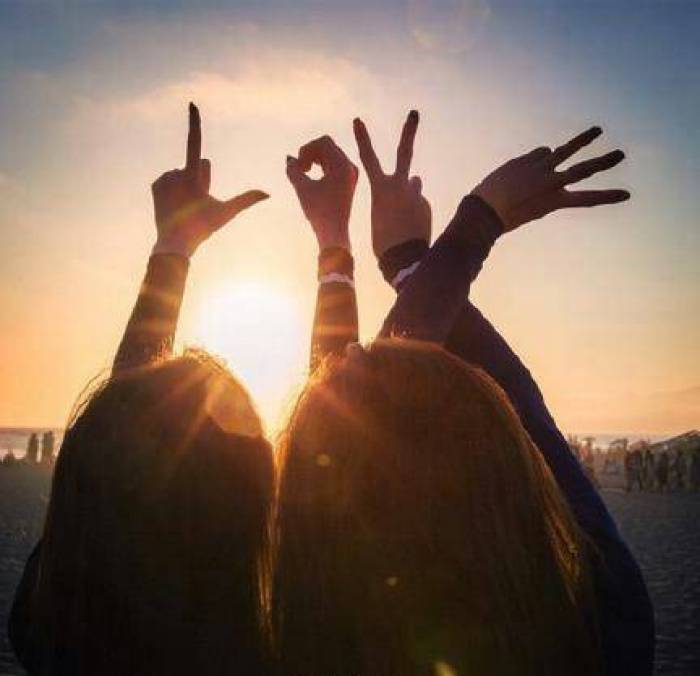 30.尽管您不是天使，但您拥有天使的美丽。虽然你不是公主，但你有公主的气质。普通而与众不同的你散发着迷人的芬芳。生日快乐！