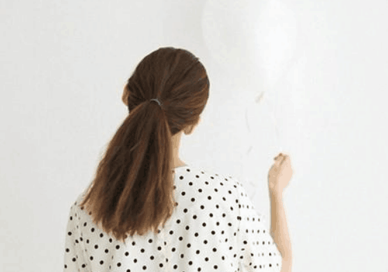 9.你将来会遇到的人是内心深处的人，没有人会用一切来爱你。