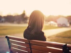 关于孤独悲伤的句子