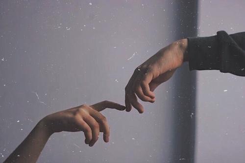 11.我一直为您担心几天，您的名字写在日记的多少页上。从那时起，我的心就一直陪伴着您！现在，我为您奉献的一切，转身成为陌生人！多少爱，多少爱，就像这样，一夜之间，烟雾消失了，什么也不会留下。