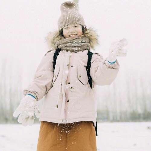 19.当我想念你时,我像雪一样落在我的身上,永不离开。