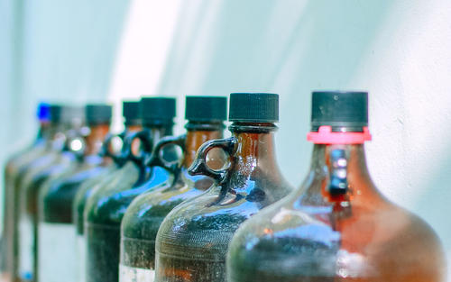 12.给您送去阳光，为您消除疲劳，给您细雨洗去您的疲劳，给您流星带来美好的梦想，给您彩霞给我一个信息，祝您每天阅读信息的人快乐！畅快！