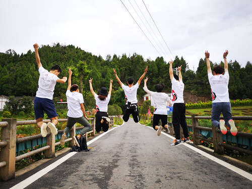 14.组名：Wild Wolf组，口号：Tiger and Wolf Master！我是唯一的一个！