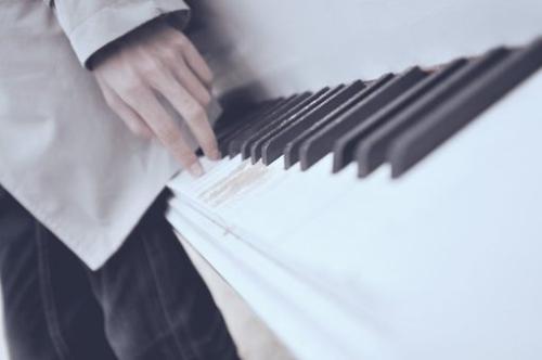 有一点点心痛的句子