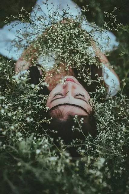 因为爱所以才在乎心痛的感觉句子 2