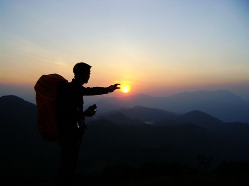 50.人们只有无所事事才能有所作为。